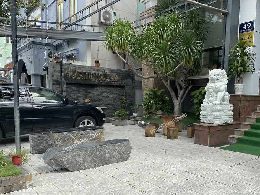 Bàn ghế đá tự nhiên nguyên khối đẹp cho khách sạn