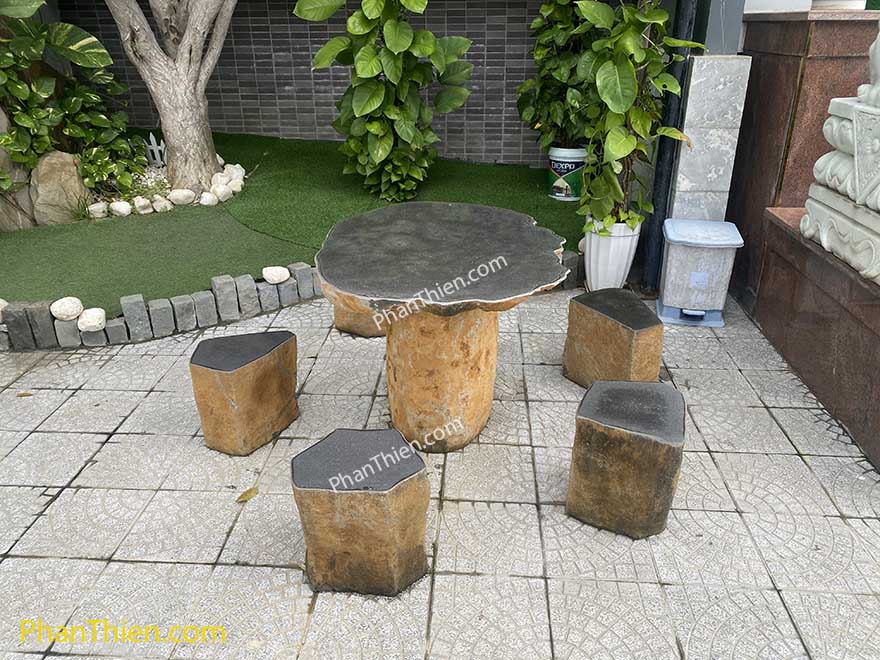 Bàn ghế đá tự nhiên nguyên khối đẹp cho khách sạn