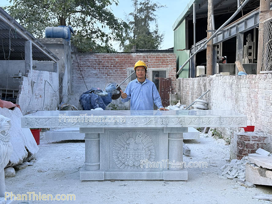 Bàn Làm Lễ Nhà Thờ bằng đá tự nhiên 3m - BTL-18