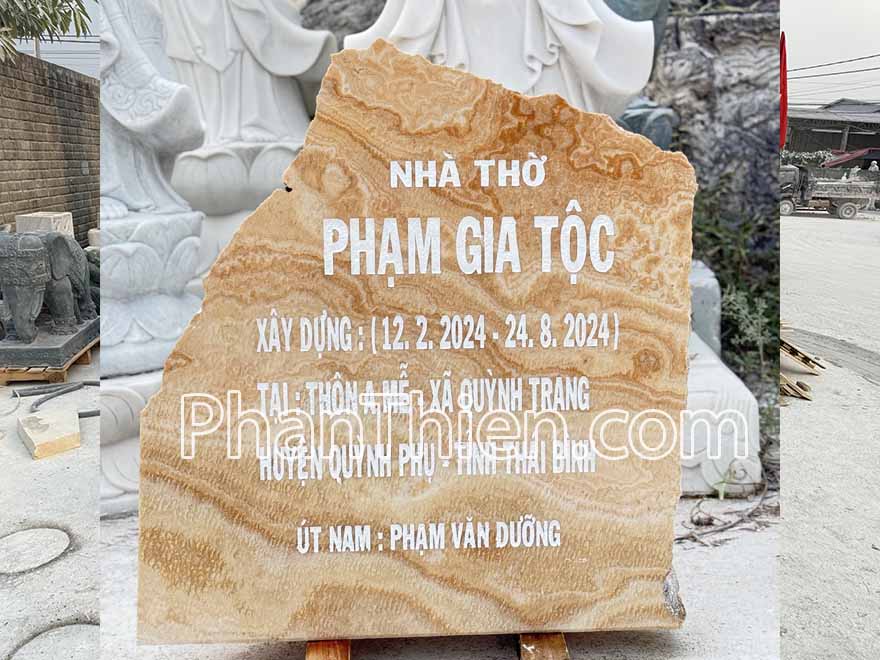 Bảng hiệu bằng đá tự nhiên vân gỗ đặt trước nhà (BH-03)