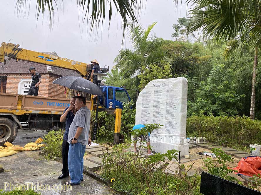 Tấm Bia Tưởng Niệm bằng đá tự nhiên -BH-4