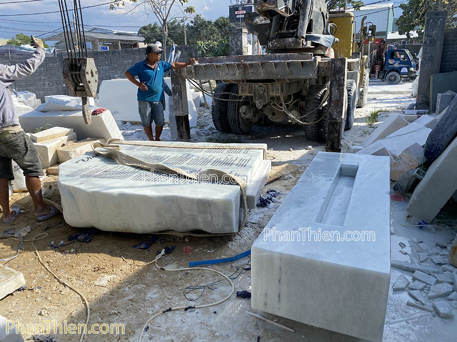 Tấm Bia Tưởng Niệm bằng đá tự nhiên -BH-4