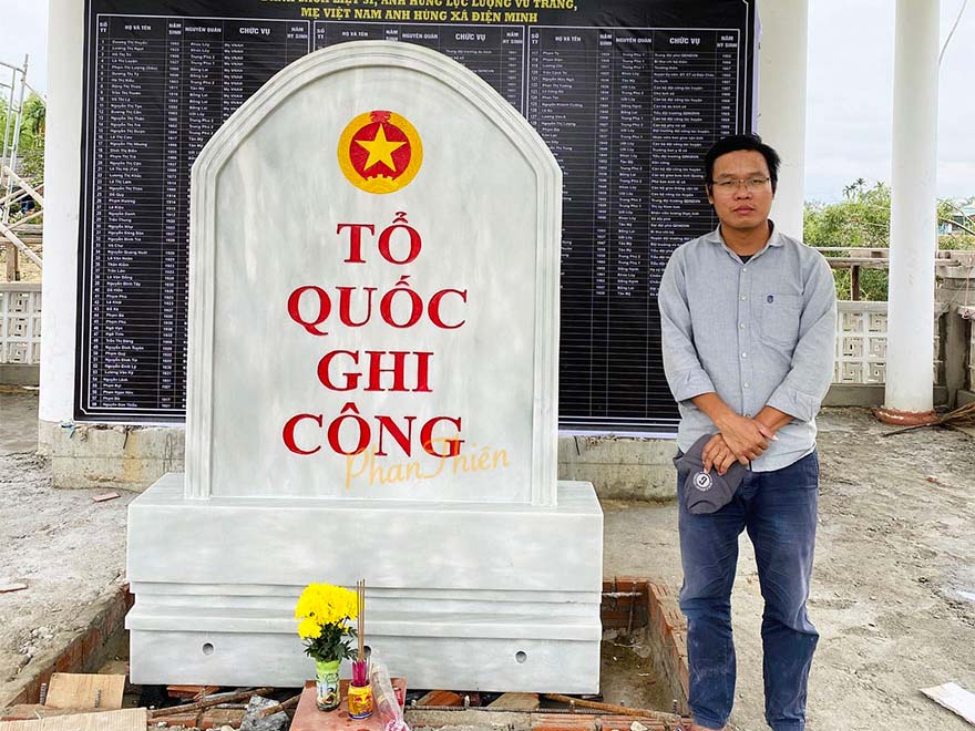 Tấm bia Tổ Quốc Ghi Công bằng đá tự nhiên - BH-7