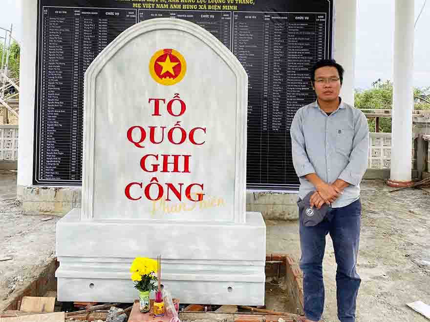 Tấm bia Tổ Quốc Ghi Công bằng đá tự nhiên - BH-7