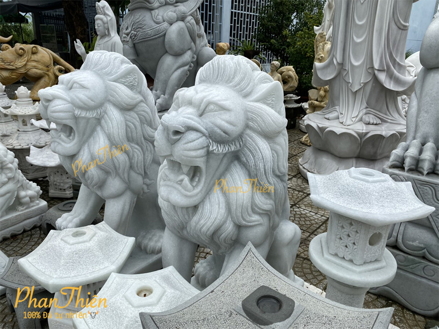 Cặp Sư Tử Đá kiểu Ngồi bằng Đá Trắng Trong Xanh (ST-03)