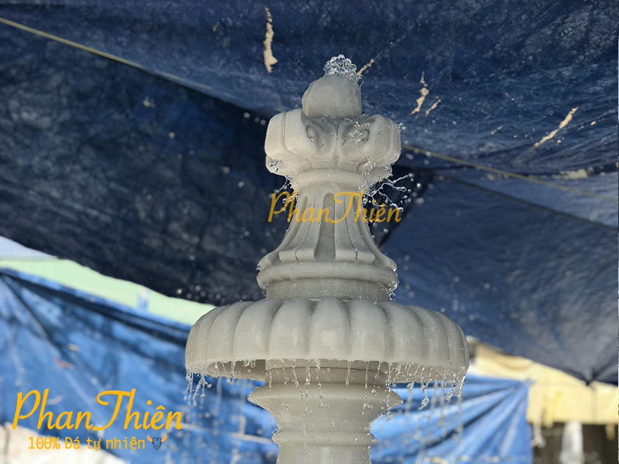 Đài phun nước và Thành hồ bằng đá 