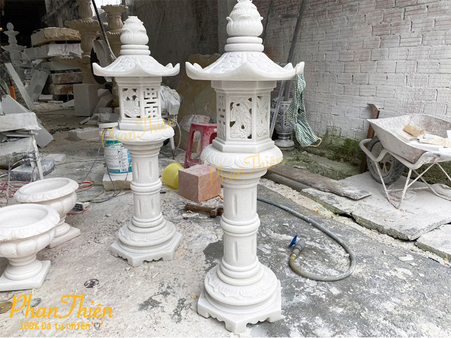 Đèn Đá Sân Chùa Chạm Rồng Đá Cẩm Thạch Trắng (DEN-28)