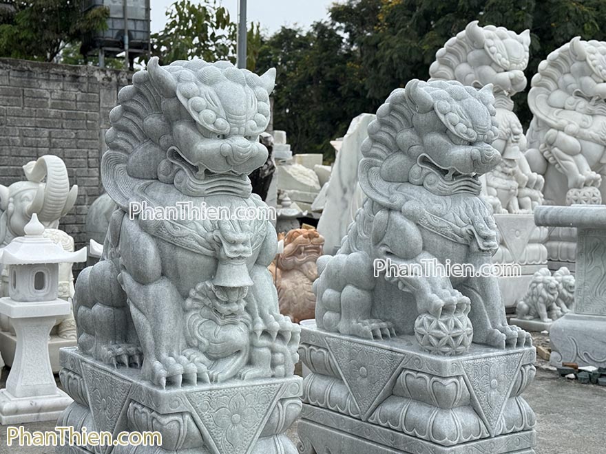 Tượng Kỳ Lân đá trong trắng xanh tự nhiên (KL-72)