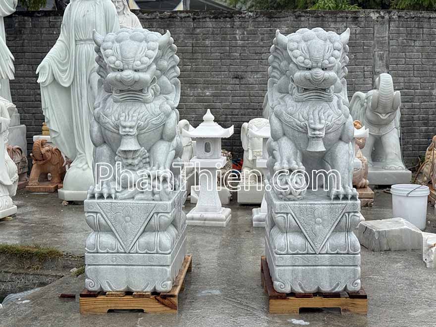 Tượng Kỳ Lân đá trong trắng xanh tự nhiên (KL-72)