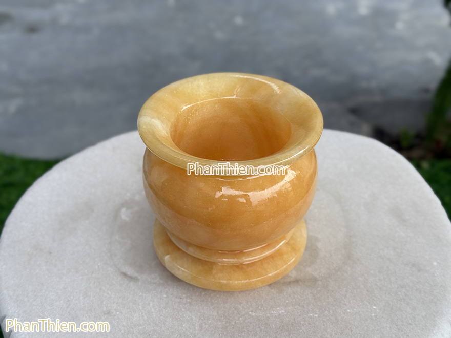 Lư hương bằng đá ngọc Hoàng Long