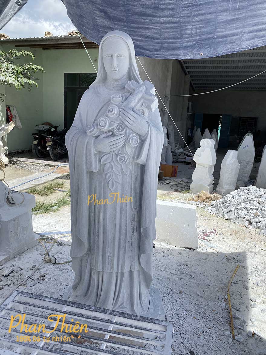 Tượng Bà Thánh TêRêSa Đá Cẩm Thạch Trắng Xám (Teresa-01)