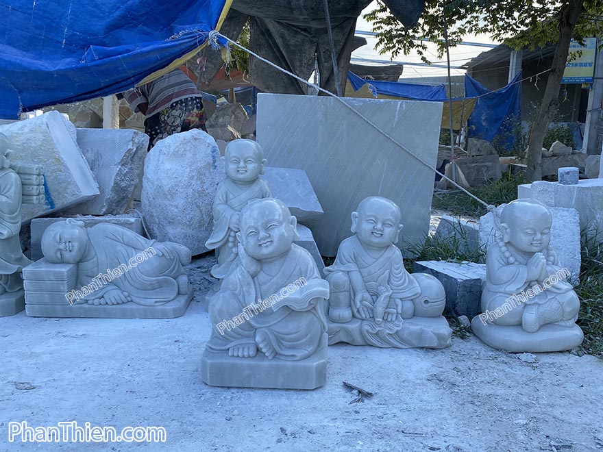 Tượng Chú Tiểu bằng đá - kiểu ngồi (CT-15)