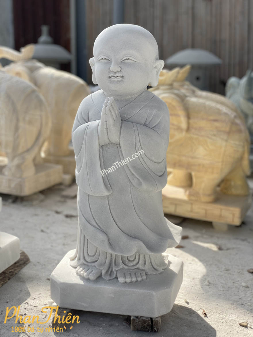 Tượng Chú Tiểu Đứng Đá Trắng Xám Mịn (CT-11)