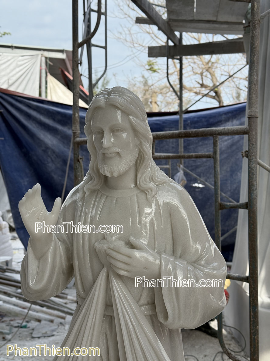 Tượng Chúa bằng đá tự nhiên 150cm - TC-17