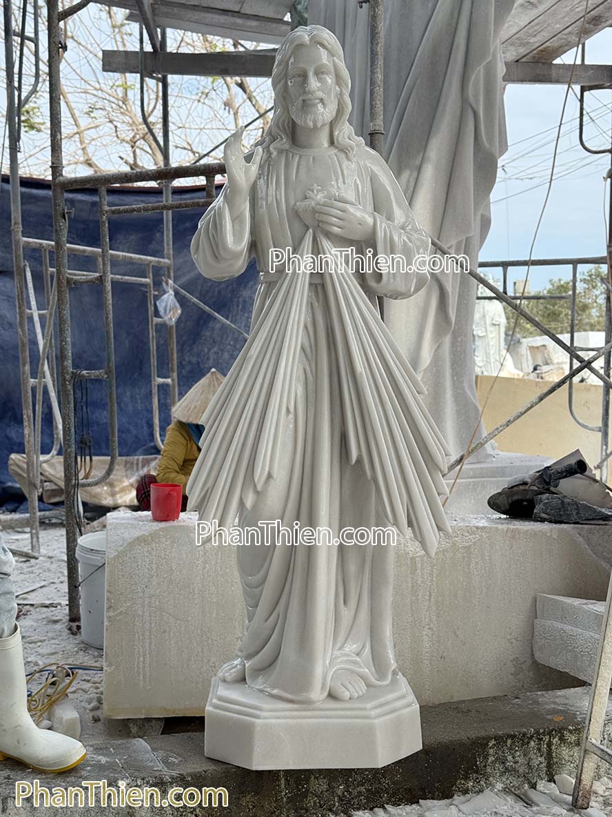 Tượng Chúa bằng đá tự nhiên 150cm - TC-17