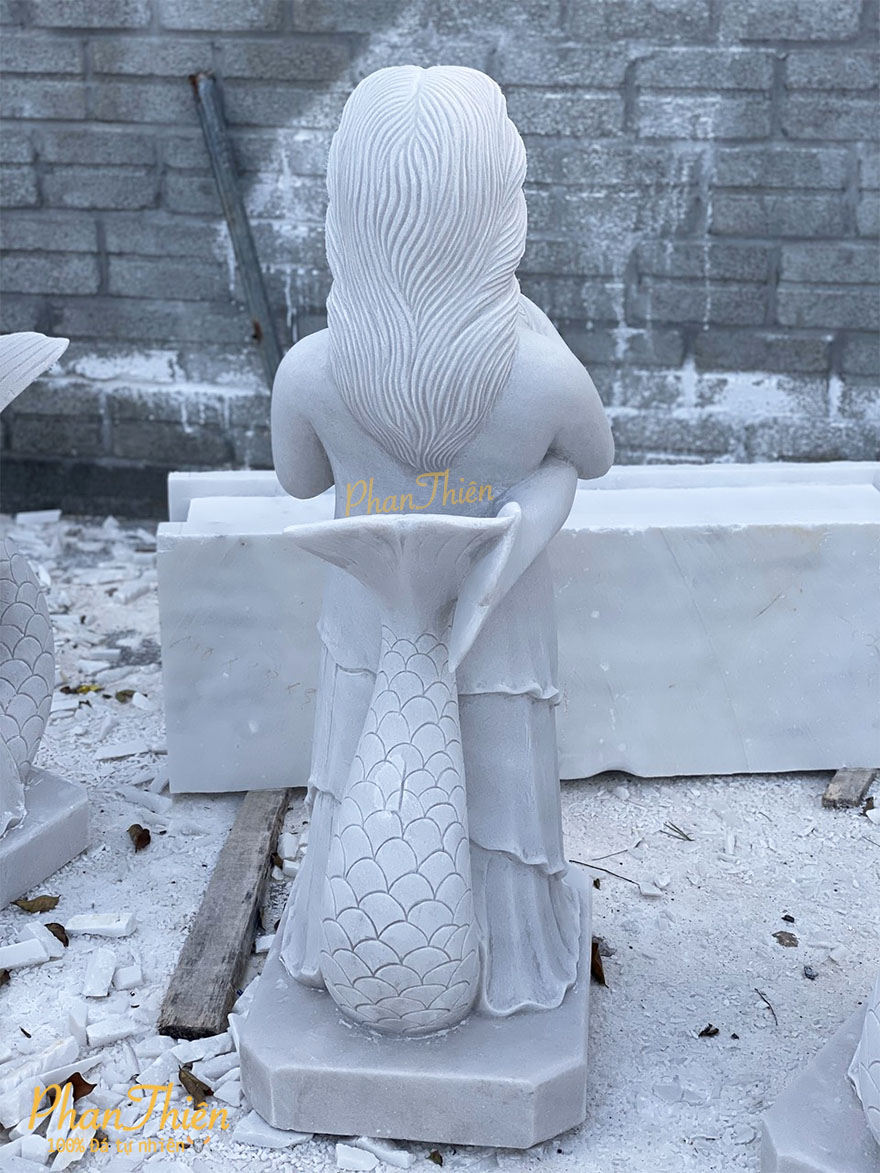Tượng Cô Gái Ôm Cá Đá Cẩm Thạch Trắng (GAI-07)