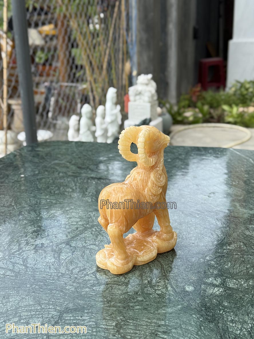 Tượng Dê bằng đá ngọc Hoàng Long - DE-01