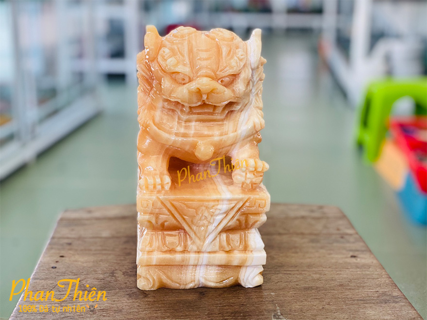 Tượng Kỳ Lân Đá Ngọc Hoàng Long để bàn (KL-14)