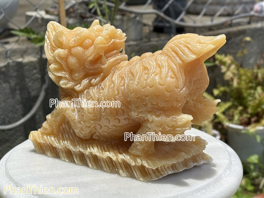 Tượng Kỳ Lân để bàn bằng đá ngọc Hoàng Long (KL-74)