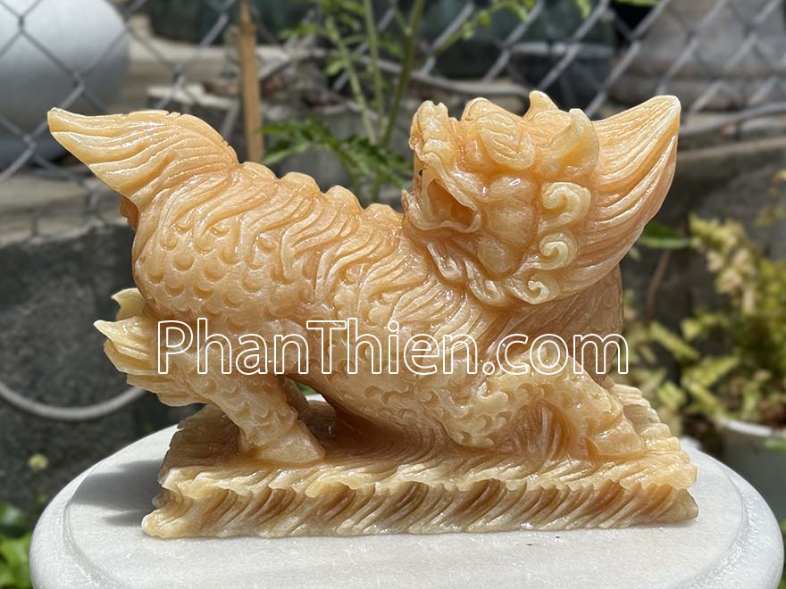 Tượng Kỳ Lân để bàn bằng đá ngọc Hoàng Long (KL-74)