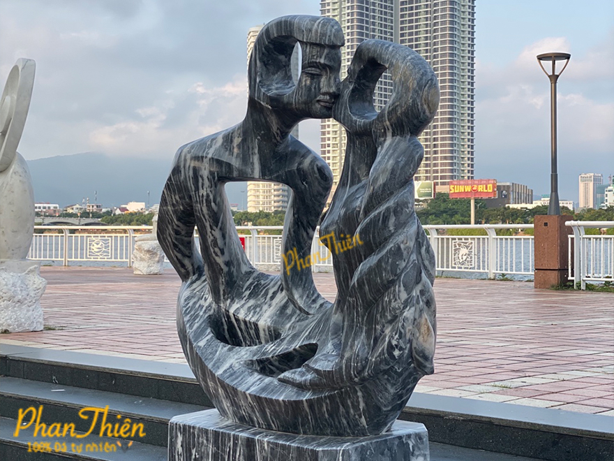 Tượng Nghệ Thuật bằng Đá Tự Nhiên ( NT16)