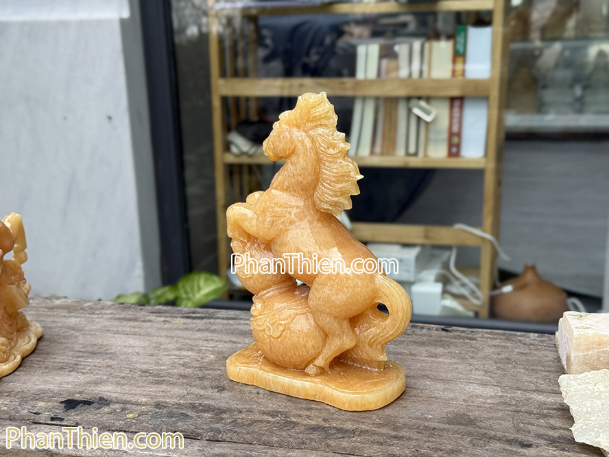 Tượng Ngựa bằng đá ngọc Hoàng Long 20cm - NGUA-10