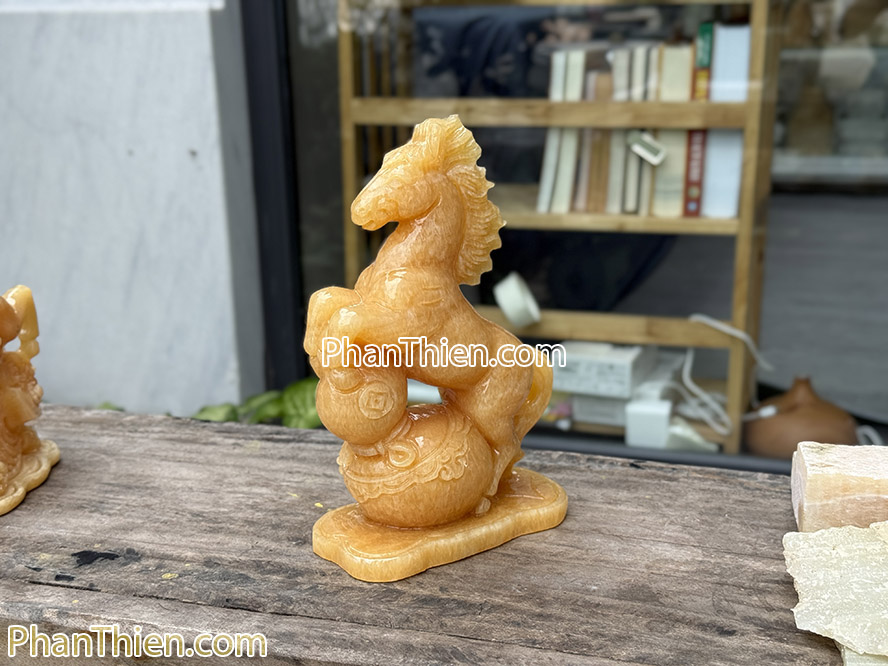 Tượng Ngựa bằng đá ngọc Hoàng Long 20cm - NGUA-10