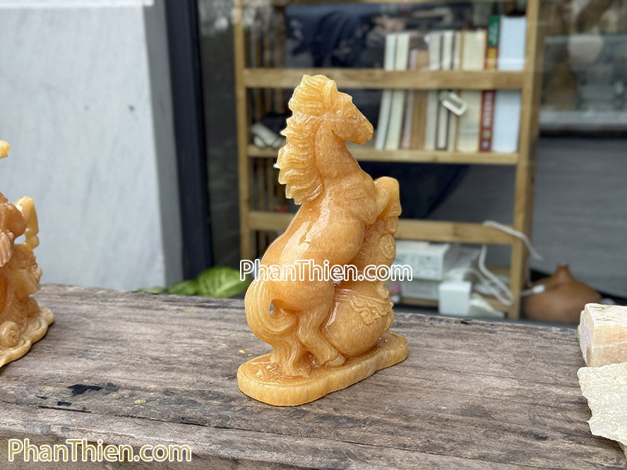 Tượng Ngựa bằng đá ngọc Hoàng Long 20cm - NGUA-10