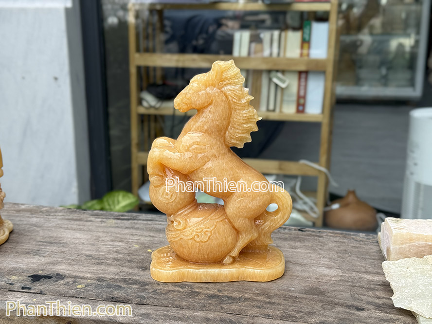 Tượng Ngựa bằng đá ngọc Hoàng Long 20cm - NGUA-10