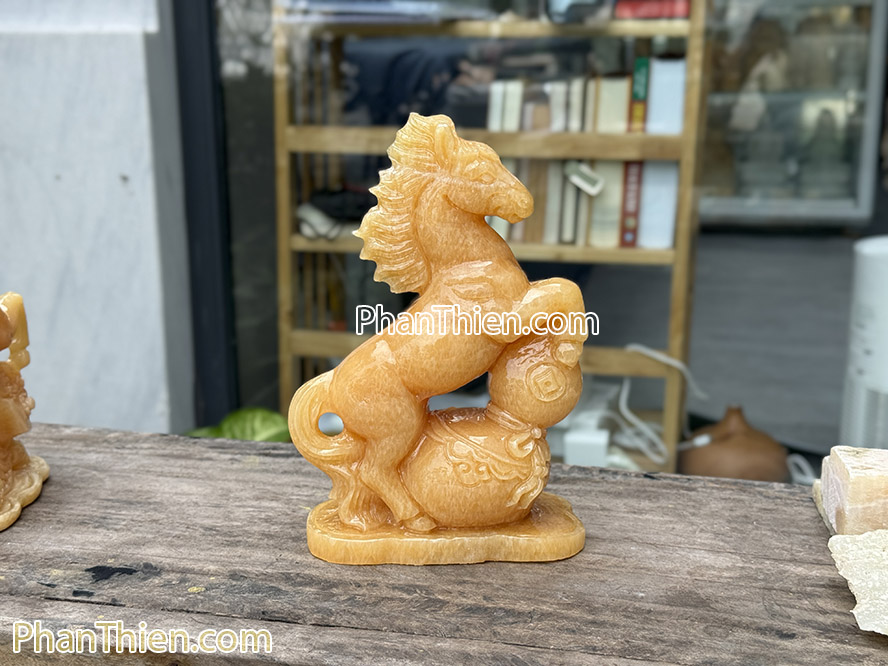 Tượng Ngựa bằng đá ngọc Hoàng Long 20cm - NGUA-10