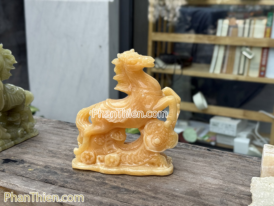 Tượng Ngựa Phong thuỷ bằng đá ngọc Hoàng Long 15cm - NGUA-9