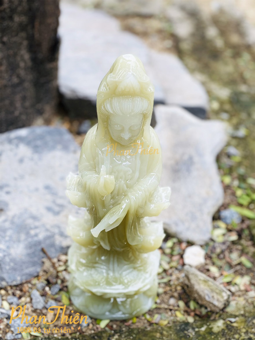 Tượng Phật Bà Quan Âm bằng Đá Ngọc Xanh Pakistan (QA-03)
