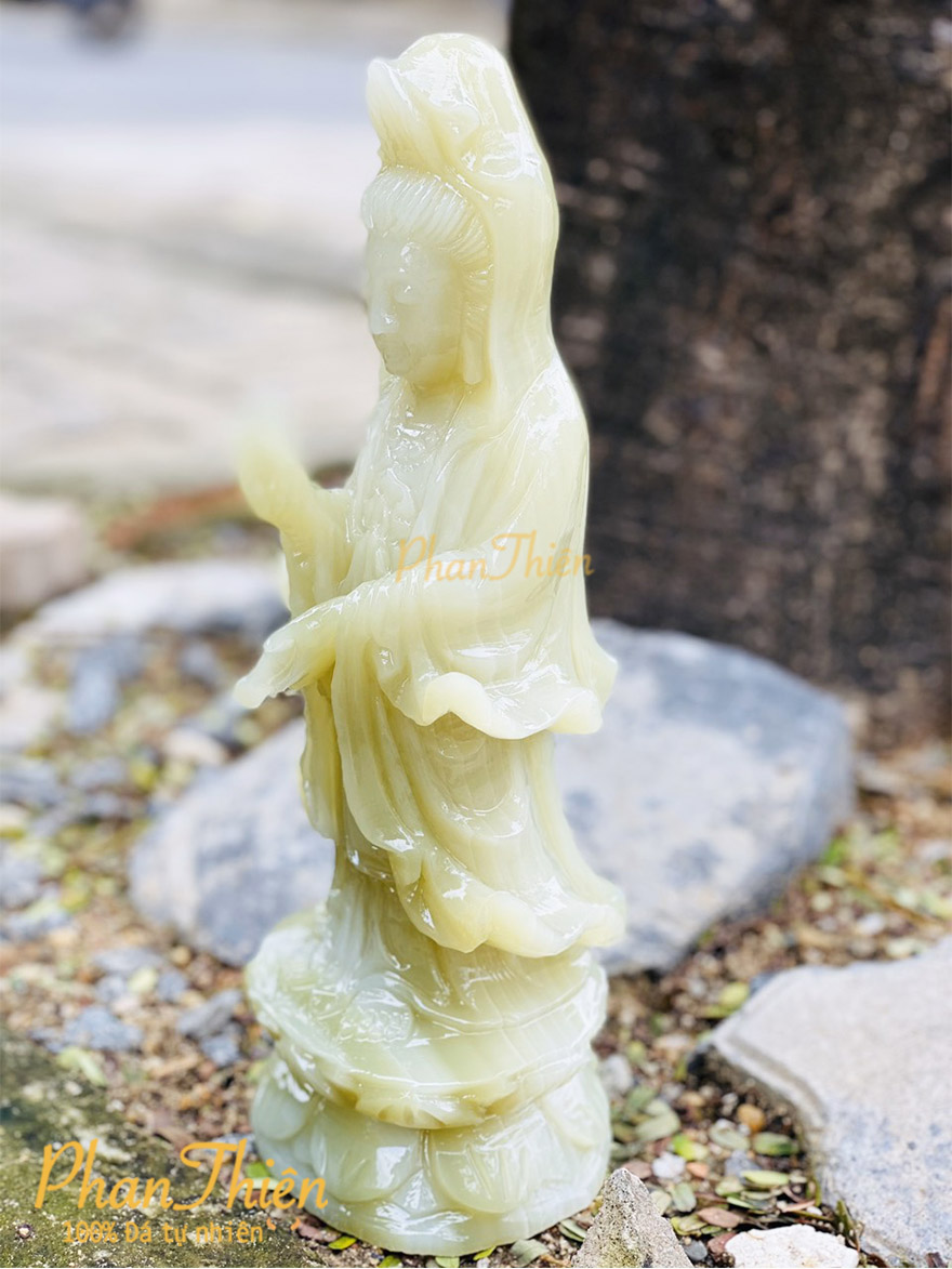 Tượng Phật Bà Quan Âm bằng Đá Ngọc Xanh Pakistan (QA-03)