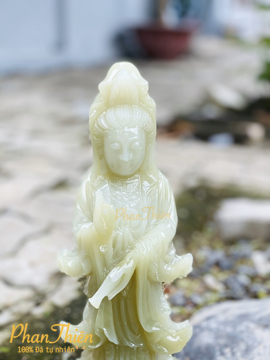 Tượng Phật Bà Quan Âm bằng Đá Ngọc Xanh Pakistan (QA-03)
