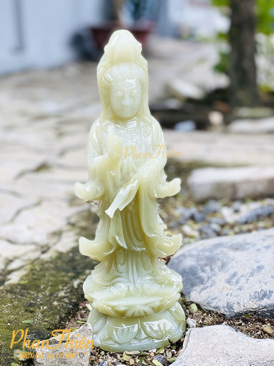 Tượng Phật Bà Quan Âm bằng Đá Ngọc Xanh Pakistan (QA-03)