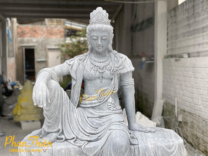 Tượng Phật Bà Quan Âm Tự Tại Đá Cẩm Thạch Đen (QA-25)
