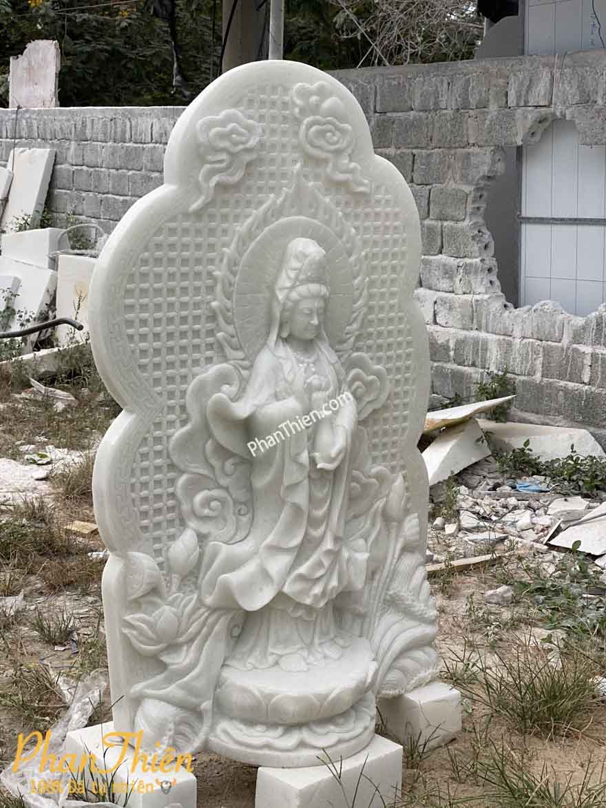 Tượng Phật Quan Âm có Hào Quang Đá Trắng Xanh (QA-46)