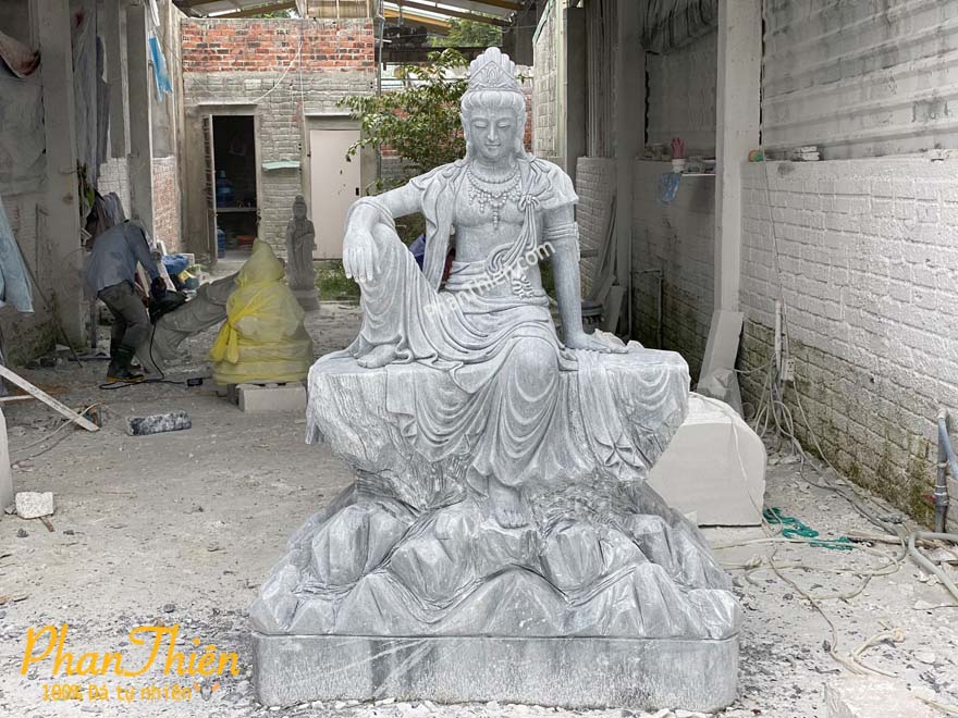 Tượng Phật Quan Âm Ngồi Tự Tại Đá Xám (QA-51)