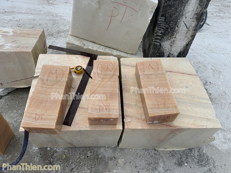 Tượng Phúc Lộc Thọ bằng đá ngọc Hoàng Long VIP - PLT-5