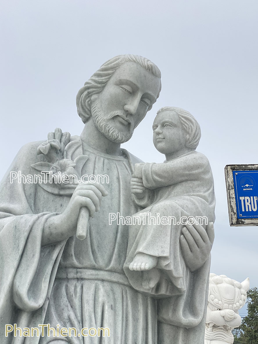 Tượng Thánh Giuse bế chúa bằng đá cao 3m - GSE-10