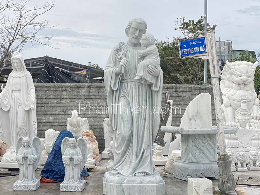 Tượng Thánh Giuse bế chúa bằng đá cao 3m - GSE-10