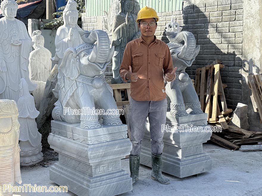 Tượng Voi quỳ bằng đá xám tự nhiên (VOI-84)