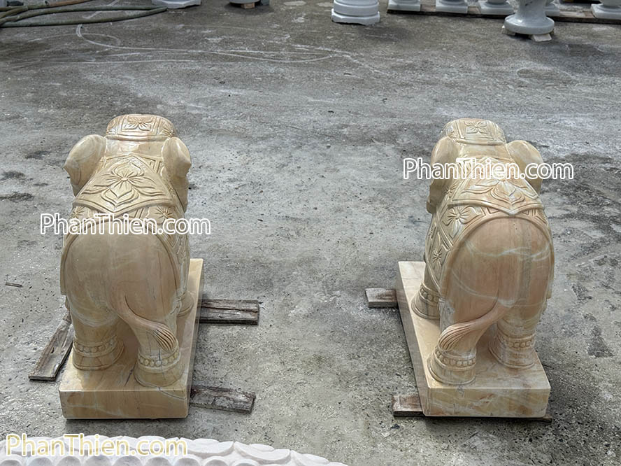 Tượng Voi bằng đá cà rốt tự nhiên - VOI-91