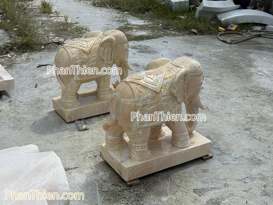 Tượng Voi bằng đá cà rốt tự nhiên - VOI-91