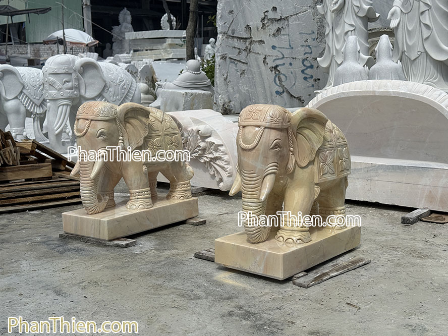 Tượng Voi bằng đá cà rốt tự nhiên - VOI-91