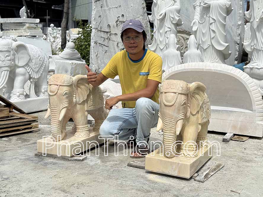 Tượng Voi bằng đá cà rốt tự nhiên - VOI-91