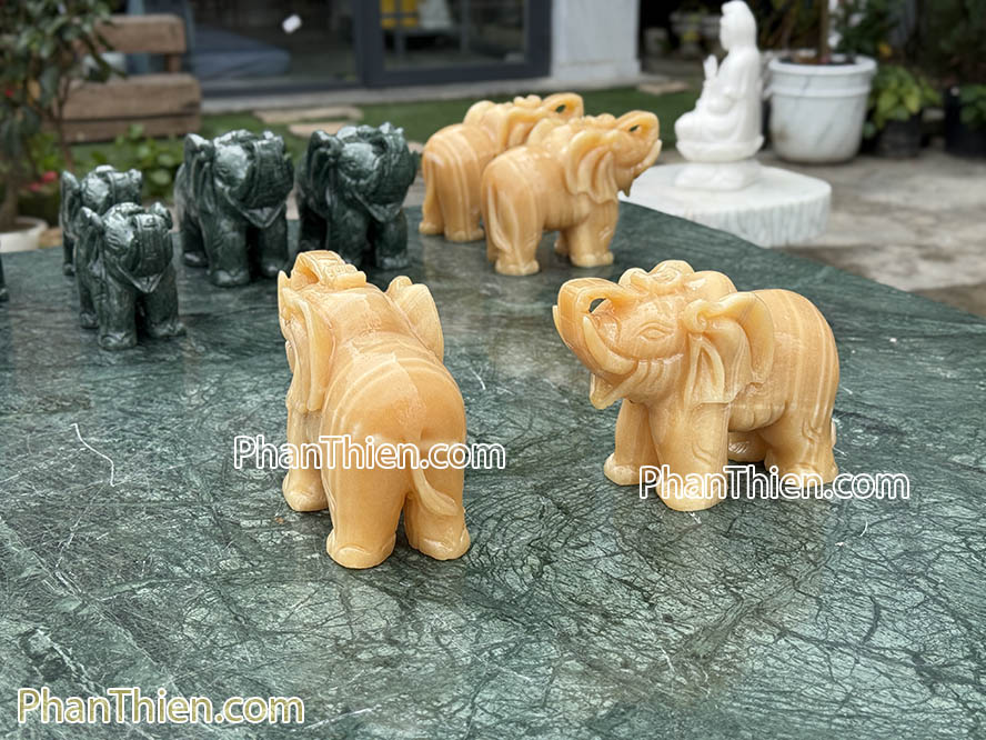 Tượng Voi phong thuỷ bằng đá ngọc Hoàng Long - VOI-97