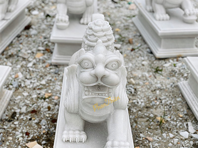Tỳ Hưu Cõng Lục Bảo Đá Cẩm Thạch Trắng (TH-10)