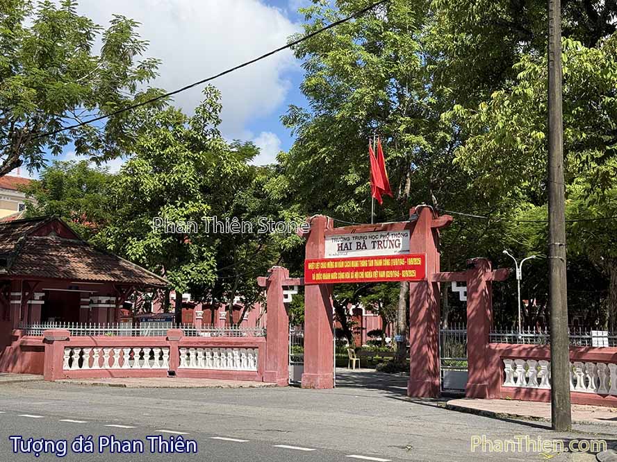đường lê lợi huế