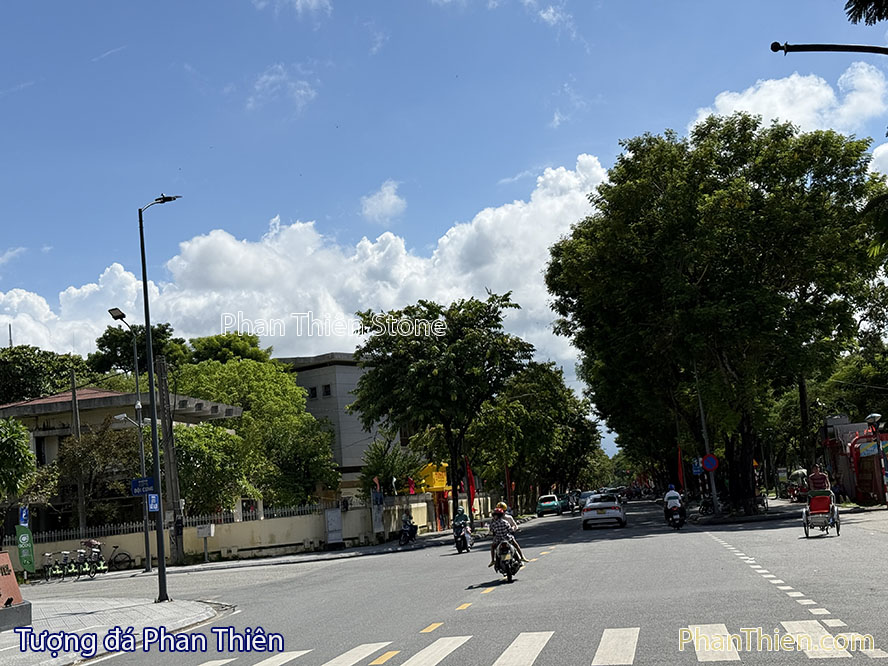 đường lê lợi huế